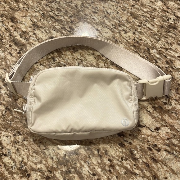 lululemon athletica Handbags - Lululemon Belt Bag